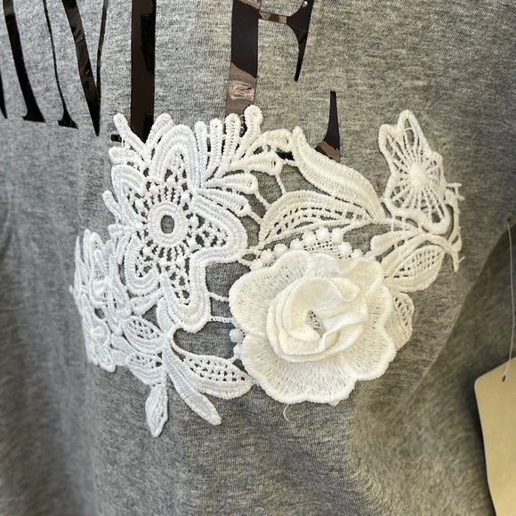 RD Style top with Floral Lace Appliqué and Femme graphic. Size M - Picture 3 of 7